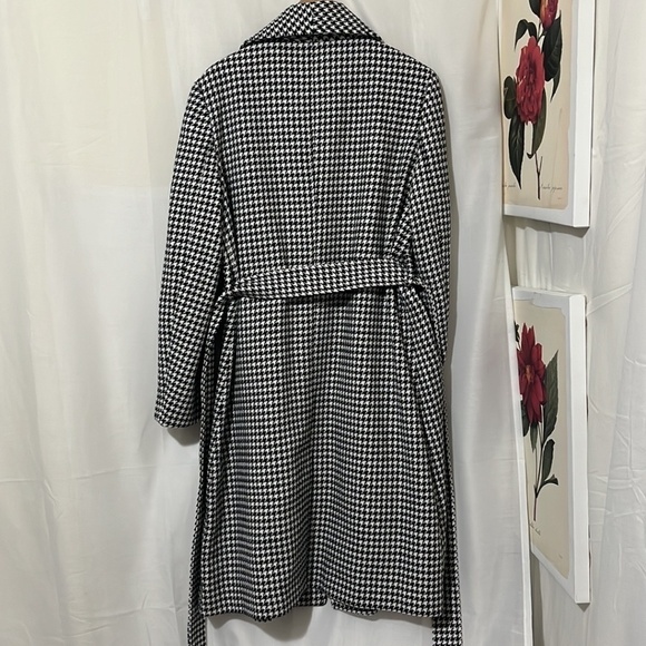 Isaac Mizeahi Long Checked Belted Coat - Picture 6 of 6